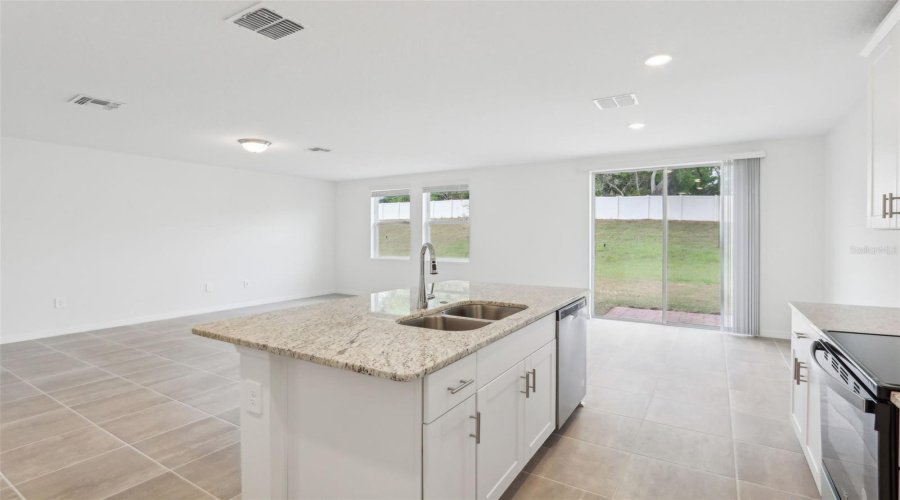 Davenport, Florida 33837, 3 Bedrooms Bedrooms, ,2 Bathroomsbathrooms,Residential,For Sale,White Tail,Mfro6286485