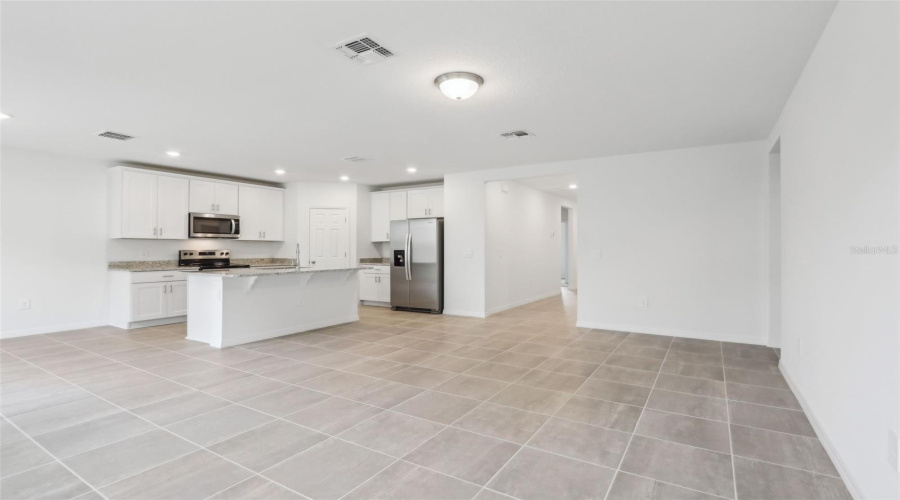 Davenport, Florida 33837, 3 Bedrooms Bedrooms, ,2 Bathroomsbathrooms,Residential,For Sale,White Tail,Mfro6286485