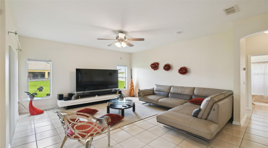 Kissimmee, Florida 34746, 3 Bedrooms Bedrooms, ,2 Bathroomsbathrooms,Residential,For Sale,Bougainvillea,Mfrtb8361124