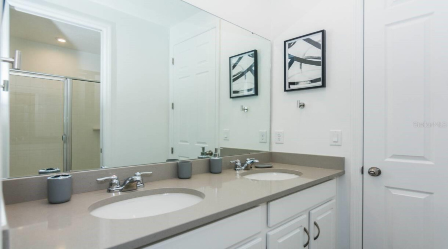 Kissimmee, Florida 34747, 9 Bedrooms Bedrooms, ,6 Bathroomsbathrooms,Residential,For Sale,Fleming Mist,Mfro6288712