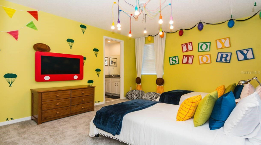 Kissimmee, Florida 34747, 9 Bedrooms Bedrooms, ,6 Bathroomsbathrooms,Residential,For Sale,Fleming Mist,Mfro6288712