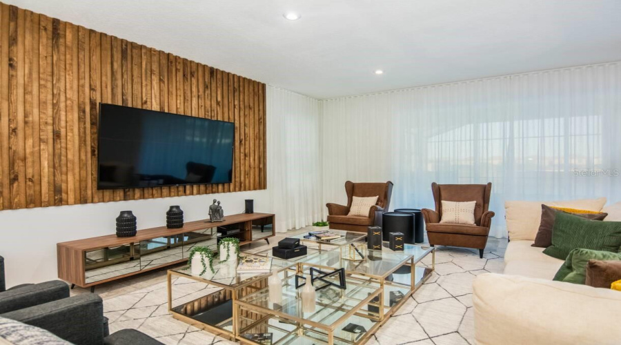 Kissimmee, Florida 34747, 9 Bedrooms Bedrooms, ,6 Bathroomsbathrooms,Residential,For Sale,Fleming Mist,Mfro6288712