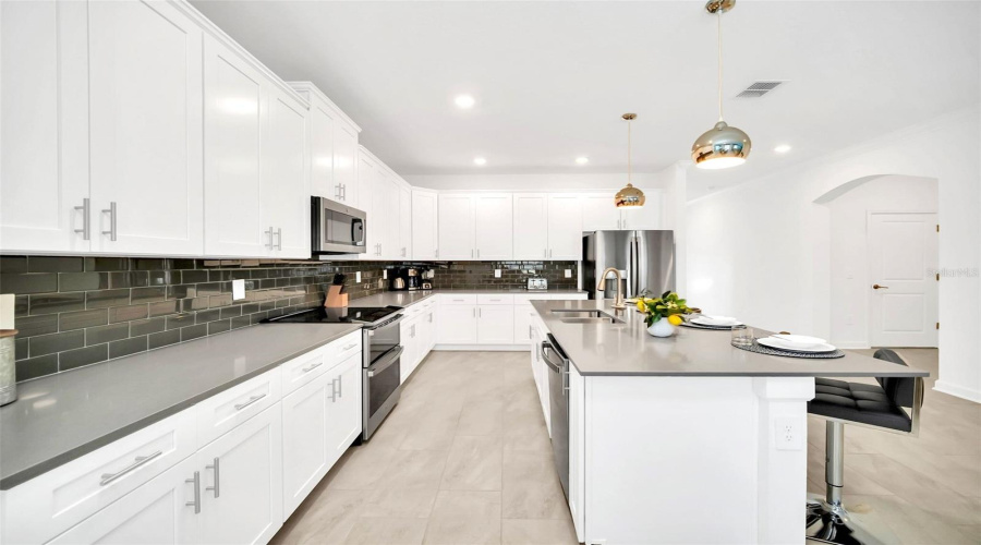 Kissimmee, Florida 34746, 6 Bedrooms Bedrooms, ,5 Bathroomsbathrooms,Residential,For Sale,Petition,Mfro6288699