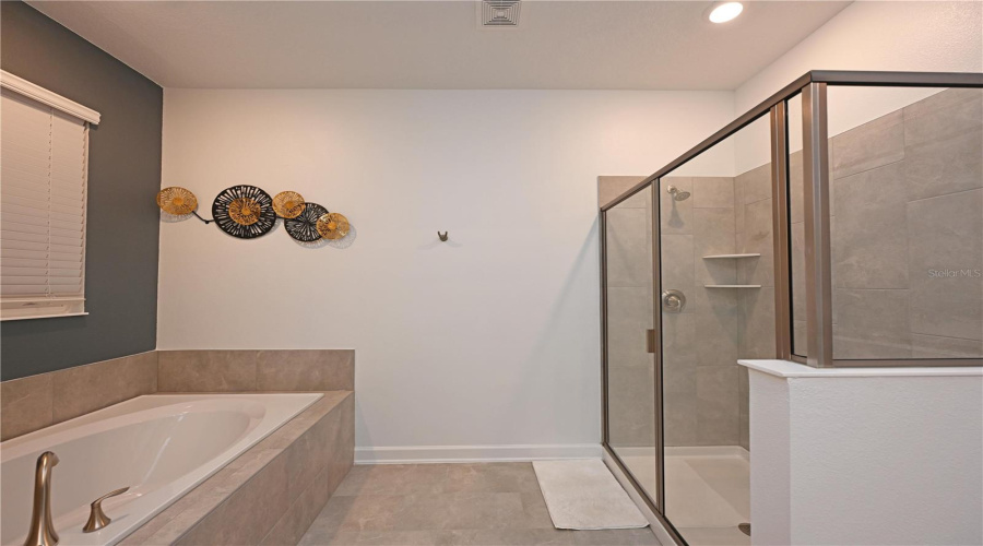 KISSIMMEE, Florida 34746, 8 Bedrooms Bedrooms, ,5 BathroomsBathrooms,Residential,For Sale,PENELOPE,0,MFRTB8355175