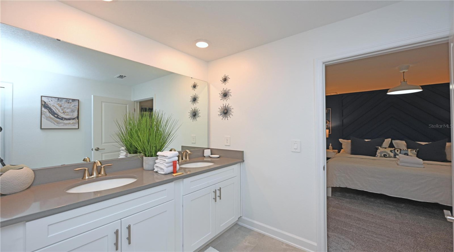 KISSIMMEE, Florida 34746, 8 Bedrooms Bedrooms, ,5 BathroomsBathrooms,Residential,For Sale,PENELOPE,0,MFRTB8355175