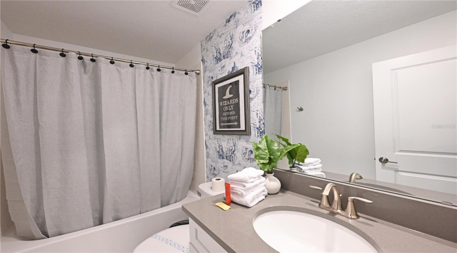 KISSIMMEE, Florida 34746, 8 Bedrooms Bedrooms, ,5 BathroomsBathrooms,Residential,For Sale,PENELOPE,0,MFRTB8355175