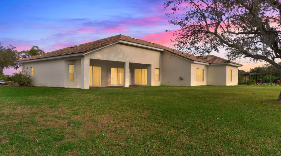 Kissimmee, Florida 34746, 4 Bedrooms Bedrooms, ,2 Bathroomsbathrooms,Residential,For Sale,Winding,Mfro6272933