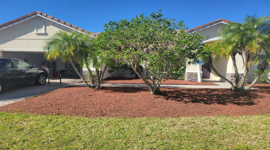 Kissimmee, Florida 34746, 4 Bedrooms Bedrooms, ,2 Bathroomsbathrooms,Residential,For Sale,Winding,Mfro6272933