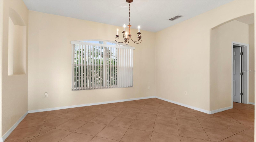 Kissimmee, Florida 34746, 4 Bedrooms Bedrooms, ,2 Bathroomsbathrooms,Residential,For Sale,Winding,Mfro6272933