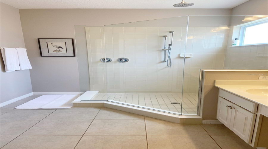 Kissimmee, Florida 34746, 8 Bedrooms Bedrooms, ,7 Bathroomsbathrooms,Residential,For Sale,Shiva,Mfrs5122571
