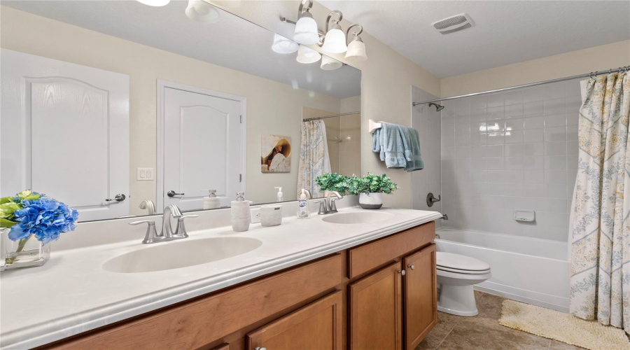 Davenport, Florida 33837, 7 Bedrooms Bedrooms, ,5 Bathroomsbathrooms,Residential,For Sale,Victoria,Mfro6287805