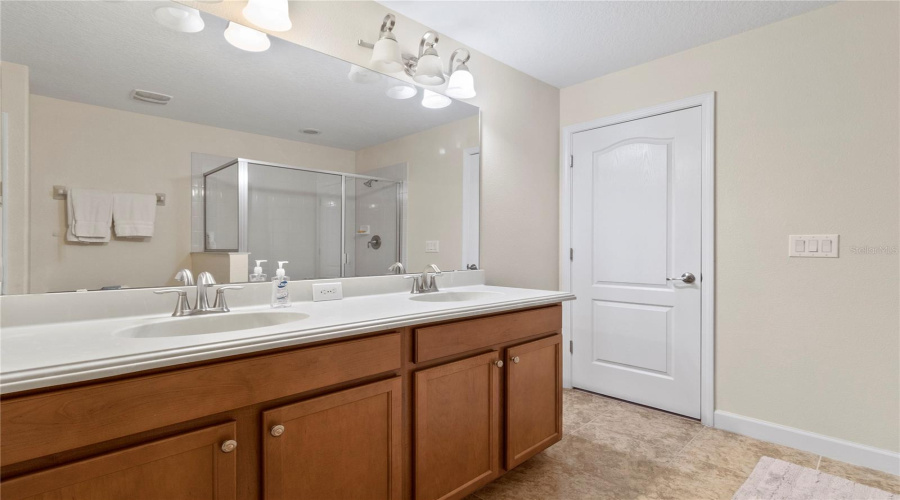 Davenport, Florida 33837, 7 Bedrooms Bedrooms, ,5 Bathroomsbathrooms,Residential,For Sale,Victoria,Mfro6287805