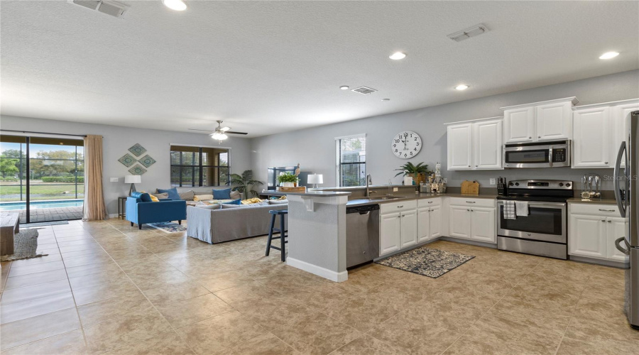 Davenport, Florida 33837, 7 Bedrooms Bedrooms, ,5 Bathroomsbathrooms,Residential,For Sale,Victoria,Mfro6287805