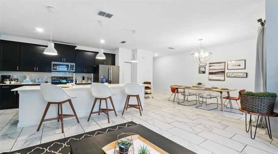 Davenport, Florida 33896, 4 Bedrooms Bedrooms, ,3 Bathroomsbathrooms,Residential,For Sale,Sandbagger,Mfro6289691