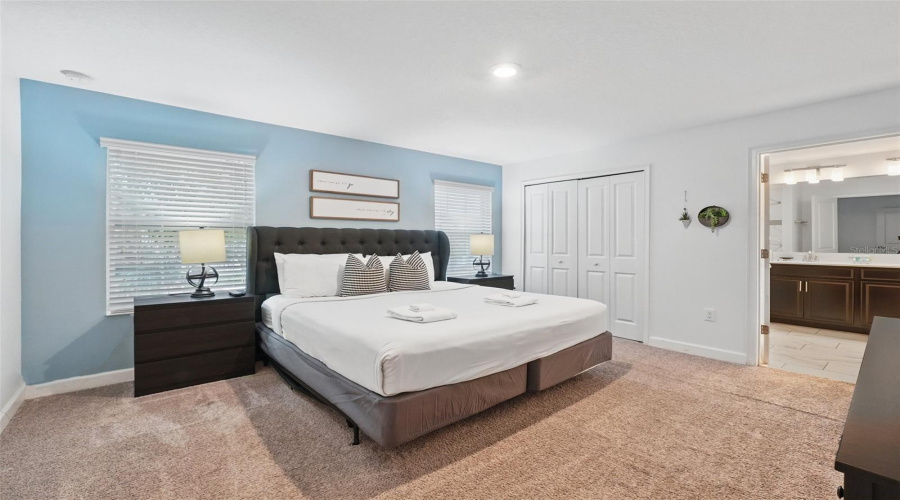 Davenport, Florida 33896, 4 Bedrooms Bedrooms, ,3 Bathroomsbathrooms,Residential,For Sale,Sandbagger,Mfro6289691