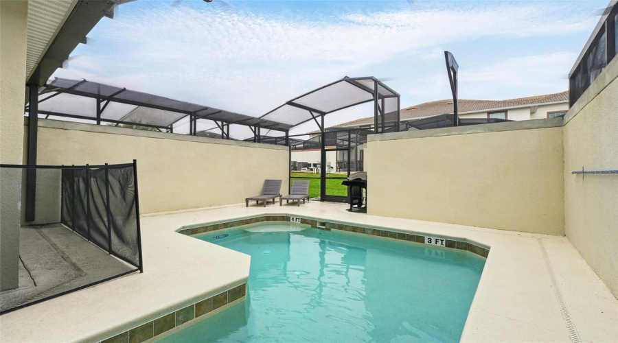Davenport, Florida 33896, 4 Bedrooms Bedrooms, ,3 Bathroomsbathrooms,Residential,For Sale,Sandbagger,Mfro6289691