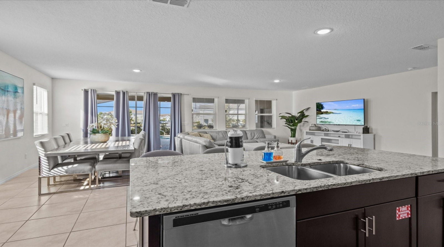 DAVENPORT, Florida 33837, 6 Bedrooms Bedrooms, ,5 BathroomsBathrooms,Residential,For Sale,OAK REFLECTION,0,MFRO6289357