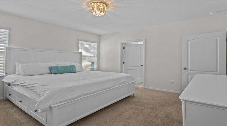 DAVENPORT, Florida 33837, 6 Bedrooms Bedrooms, ,5 BathroomsBathrooms,Residential,For Sale,OAK REFLECTION,0,MFRO6289357