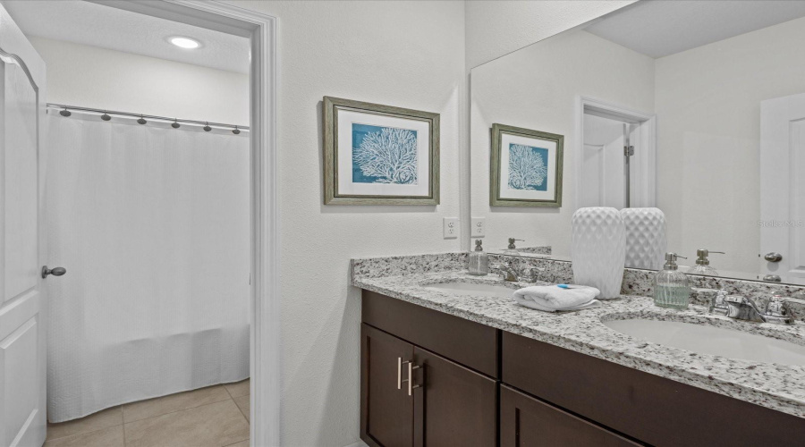 DAVENPORT, Florida 33837, 6 Bedrooms Bedrooms, ,5 BathroomsBathrooms,Residential,For Sale,OAK REFLECTION,0,MFRO6289357