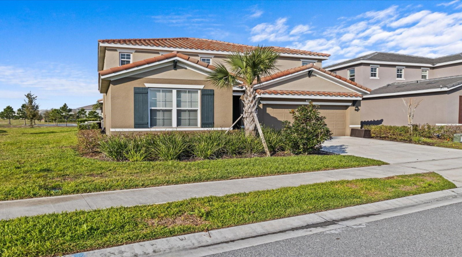DAVENPORT, Florida 33837, 6 Bedrooms Bedrooms, ,5 BathroomsBathrooms,Residential,For Sale,OAK REFLECTION,0,MFRO6289357