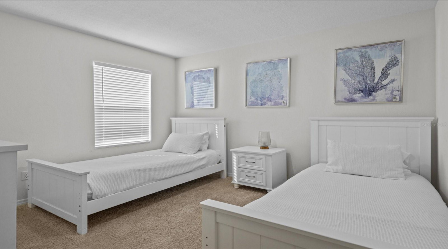 DAVENPORT, Florida 33837, 6 Bedrooms Bedrooms, ,5 BathroomsBathrooms,Residential,For Sale,OAK REFLECTION,0,MFRO6289357