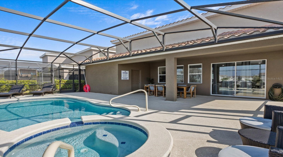 DAVENPORT, Florida 33837, 6 Bedrooms Bedrooms, ,5 BathroomsBathrooms,Residential,For Sale,OAK REFLECTION,0,MFRO6289357