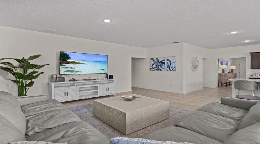 DAVENPORT, Florida 33837, 6 Bedrooms Bedrooms, ,5 BathroomsBathrooms,Residential,For Sale,OAK REFLECTION,0,MFRO6289357