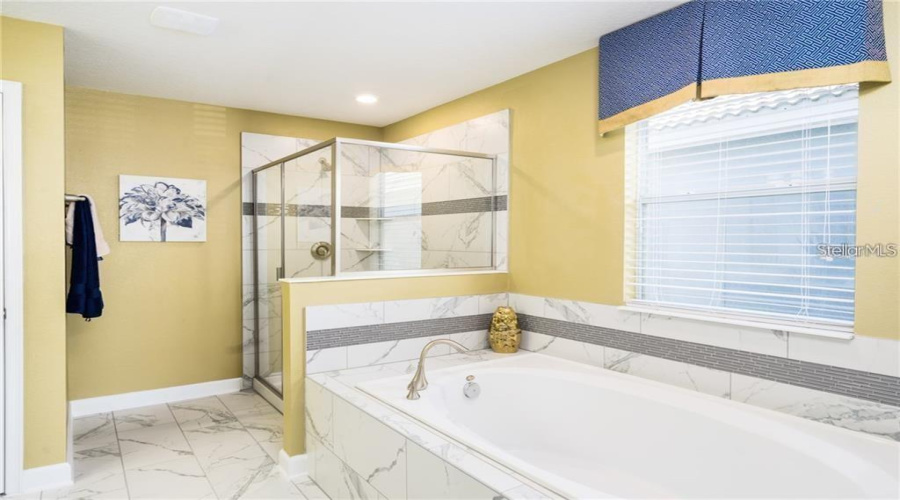 Davenport, Florida 33896, 6 Bedrooms Bedrooms, ,6 Bathroomsbathrooms,Residential,For Sale,Moon Valley,Mfro6289988