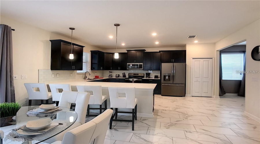 Davenport, Florida 33896, 6 Bedrooms Bedrooms, ,6 Bathroomsbathrooms,Residential,For Sale,Moon Valley,Mfro6289988