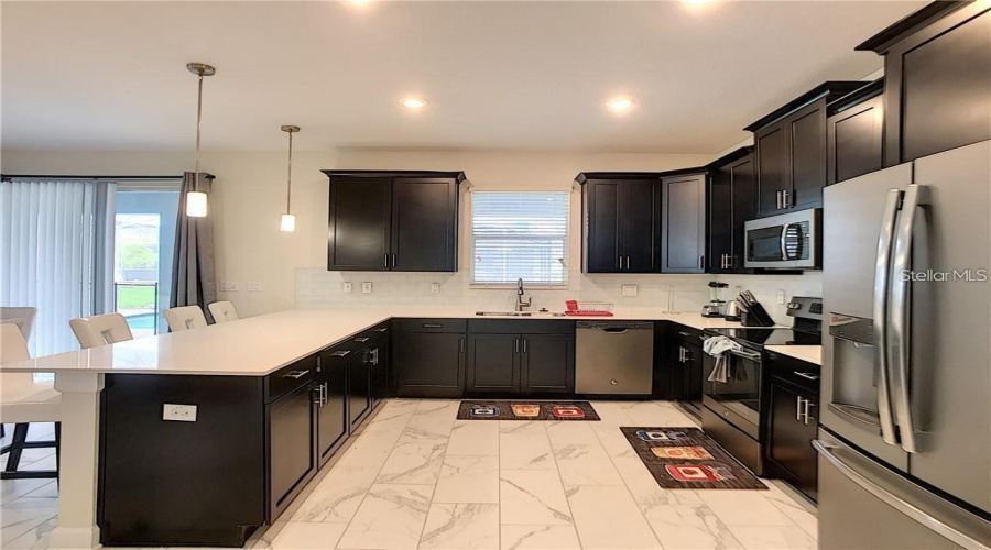 Davenport, Florida 33896, 6 Bedrooms Bedrooms, ,6 Bathroomsbathrooms,Residential,For Sale,Moon Valley,Mfro6289988