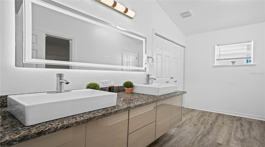 Davenport, Florida 33897, 3 Bedrooms Bedrooms, ,2 Bathroomsbathrooms,Residential,For Sale,Keswick,Mfrl4951456