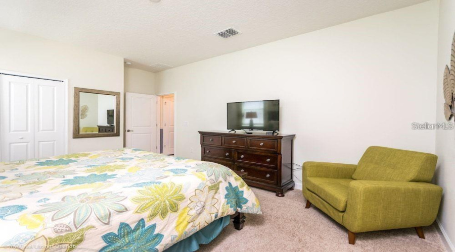DAVENPORT, Florida 33896, 8 Bedrooms Bedrooms, ,5 BathroomsBathrooms,Residential,For Sale,OBSERVER,0,MFRO6289980