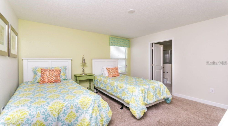 DAVENPORT, Florida 33896, 8 Bedrooms Bedrooms, ,5 BathroomsBathrooms,Residential,For Sale,OBSERVER,0,MFRO6289980