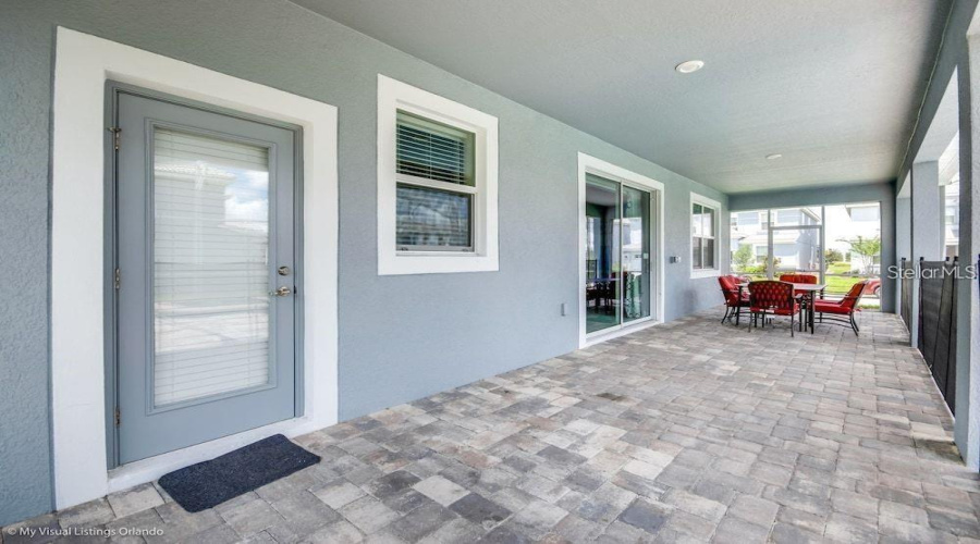 DAVENPORT, Florida 33896, 8 Bedrooms Bedrooms, ,5 BathroomsBathrooms,Residential,For Sale,OBSERVER,0,MFRO6289980