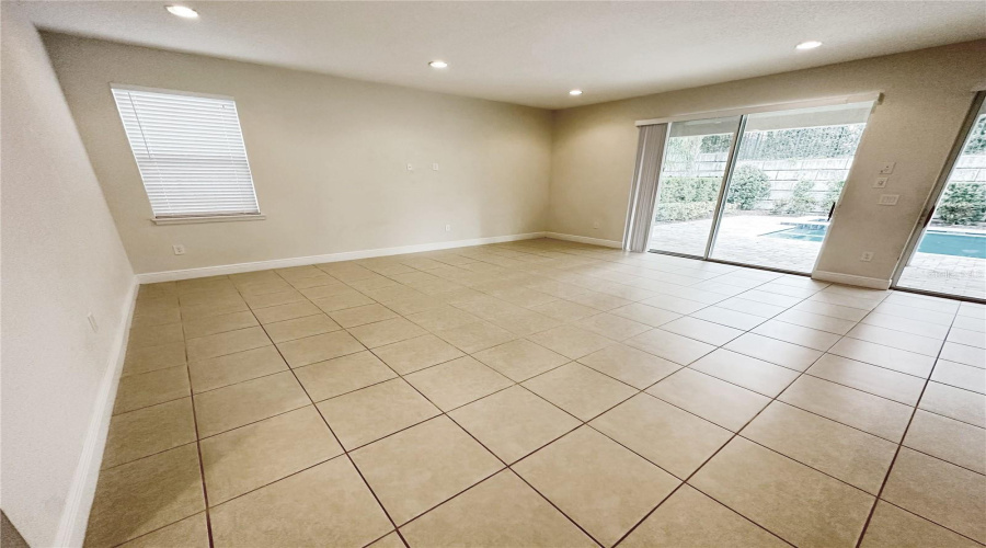 Kissimmee, Florida 34747, 6 Bedrooms Bedrooms, ,6 Bathroomsbathrooms,Residential,For Sale,Marker,Mfro6289599