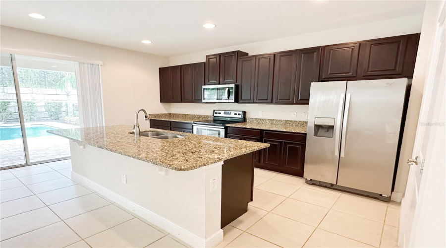 Kissimmee, Florida 34747, 6 Bedrooms Bedrooms, ,6 Bathroomsbathrooms,Residential,For Sale,Marker,Mfro6289599