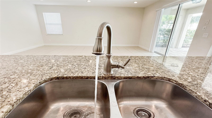 Kissimmee, Florida 34747, 6 Bedrooms Bedrooms, ,6 Bathroomsbathrooms,Residential,For Sale,Marker,Mfro6289599