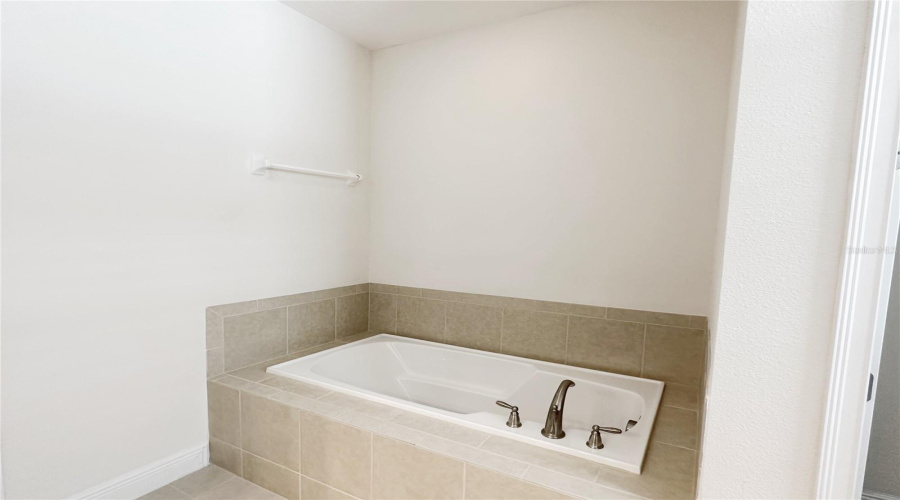 Kissimmee, Florida 34747, 6 Bedrooms Bedrooms, ,6 Bathroomsbathrooms,Residential,For Sale,Marker,Mfro6289599