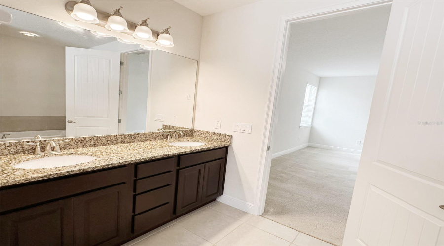 Kissimmee, Florida 34747, 6 Bedrooms Bedrooms, ,6 Bathroomsbathrooms,Residential,For Sale,Marker,Mfro6289599