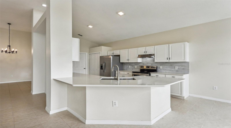 DAVENPORT, Florida 33837, 3 Bedrooms Bedrooms, ,2 BathroomsBathrooms,Residential,For Sale,ROYAL PALM,0,MFRO6255025