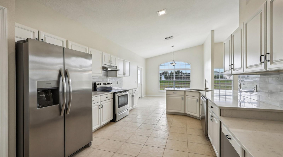 DAVENPORT, Florida 33837, 3 Bedrooms Bedrooms, ,2 BathroomsBathrooms,Residential,For Sale,ROYAL PALM,0,MFRO6255025