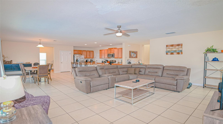 Davenport, Florida 33837, 5 Bedrooms Bedrooms, ,3 Bathroomsbathrooms,Residential,For Sale,Andalusia Loop,Mfro6289936