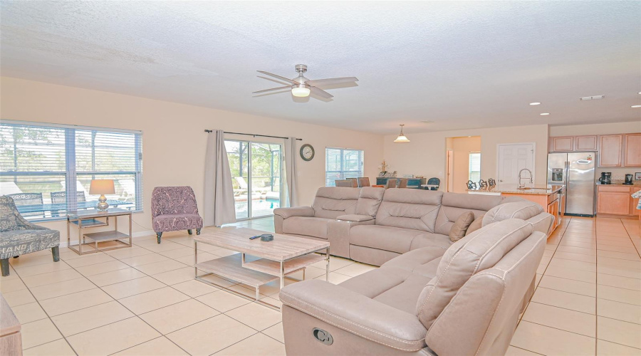 Davenport, Florida 33837, 5 Bedrooms Bedrooms, ,3 Bathroomsbathrooms,Residential,For Sale,Andalusia Loop,Mfro6289936