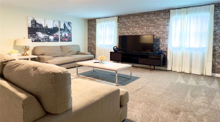 DAVENPORT, Florida 33896, 6 Bedrooms Bedrooms, ,6 BathroomsBathrooms,Residential,For Sale,PEBBLE BEACH,0,MFRO6239758