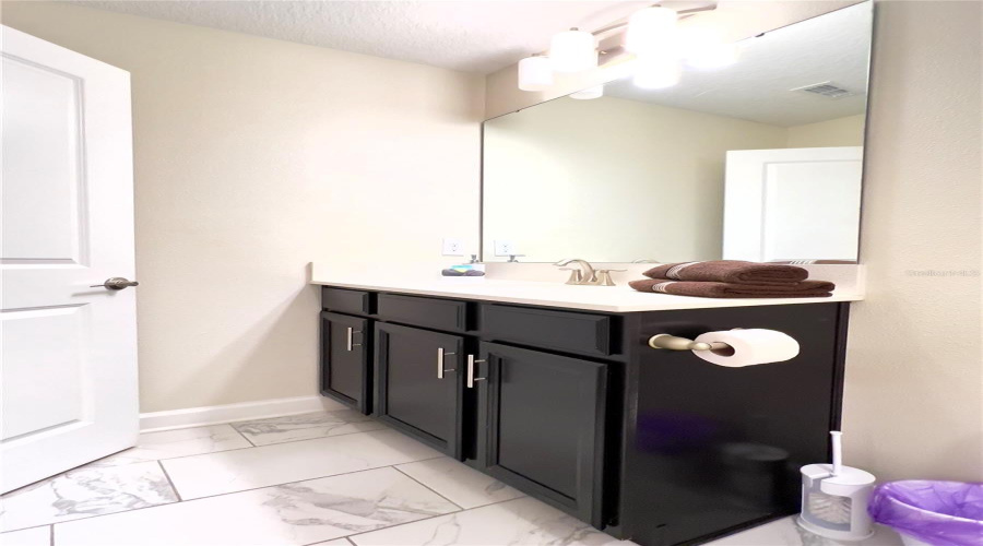 DAVENPORT, Florida 33896, 6 Bedrooms Bedrooms, ,6 BathroomsBathrooms,Residential,For Sale,PEBBLE BEACH,0,MFRO6239758