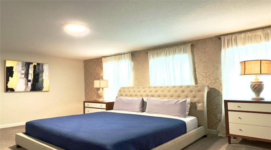 DAVENPORT, Florida 33896, 6 Bedrooms Bedrooms, ,6 BathroomsBathrooms,Residential,For Sale,PEBBLE BEACH,0,MFRO6239758