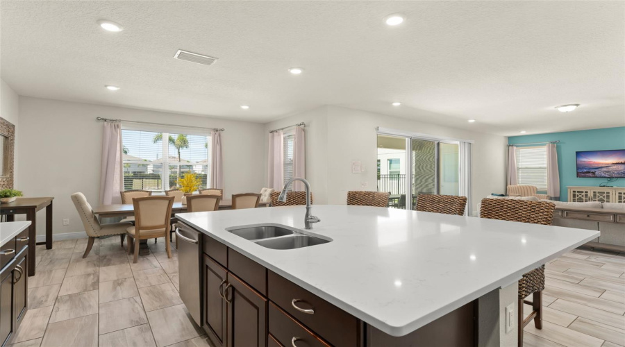 Kissimmee, Florida 34747, 5 Bedrooms Bedrooms, ,5 Bathroomsbathrooms,Residential,For Sale,Auburn,Mfro6287819