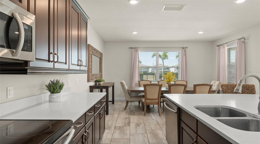Kissimmee, Florida 34747, 5 Bedrooms Bedrooms, ,5 Bathroomsbathrooms,Residential,For Sale,Auburn,Mfro6287819