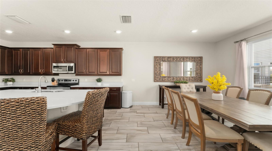 Kissimmee, Florida 34747, 5 Bedrooms Bedrooms, ,5 Bathroomsbathrooms,Residential,For Sale,Auburn,Mfro6287819