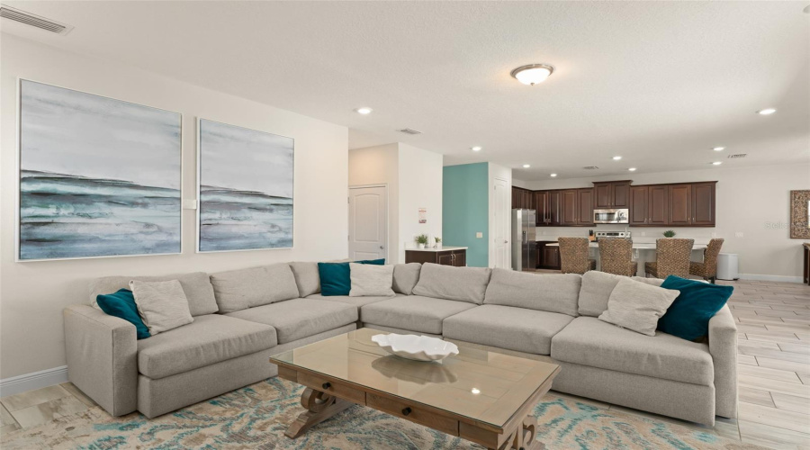Kissimmee, Florida 34747, 5 Bedrooms Bedrooms, ,5 Bathroomsbathrooms,Residential,For Sale,Auburn,Mfro6287819